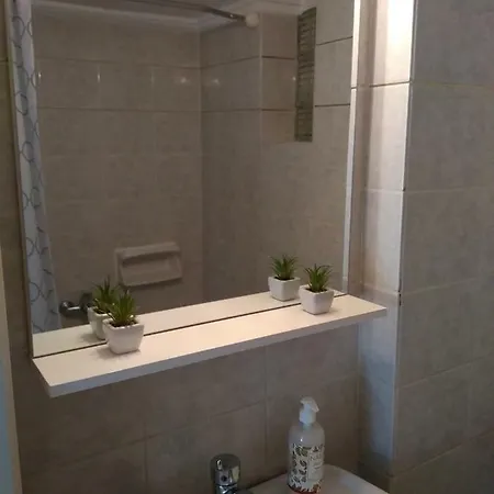 Gorginas * Néa Péramos