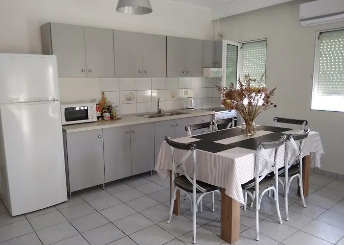 Gorginas * Néa Péramos