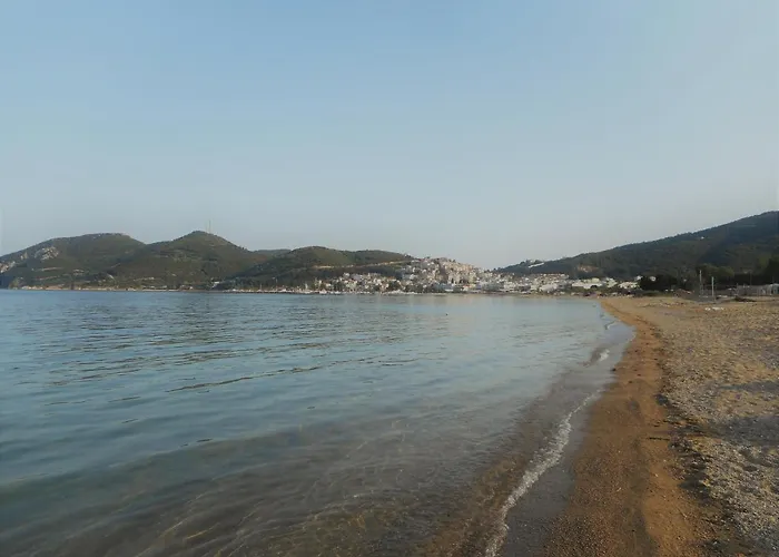 Daire Gorginas Néa Péramos